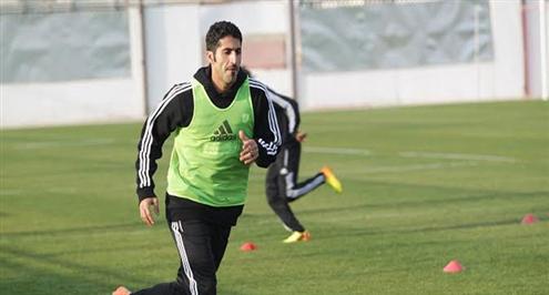 بالصور.. المرشدي يؤدي أول تدريباته مع الشباب